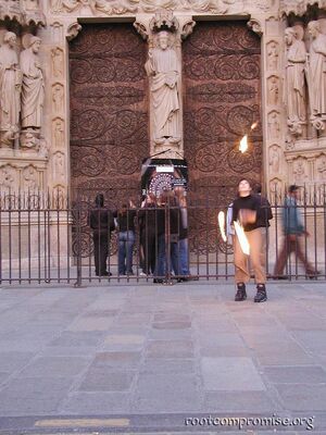 Fire Juggler in front of Notre Dame.