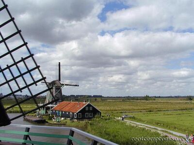 Both windmills were spinning like mad when I took this picture.