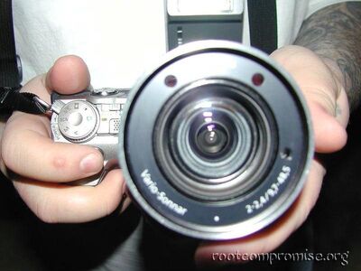 Sony CyberShot F707.